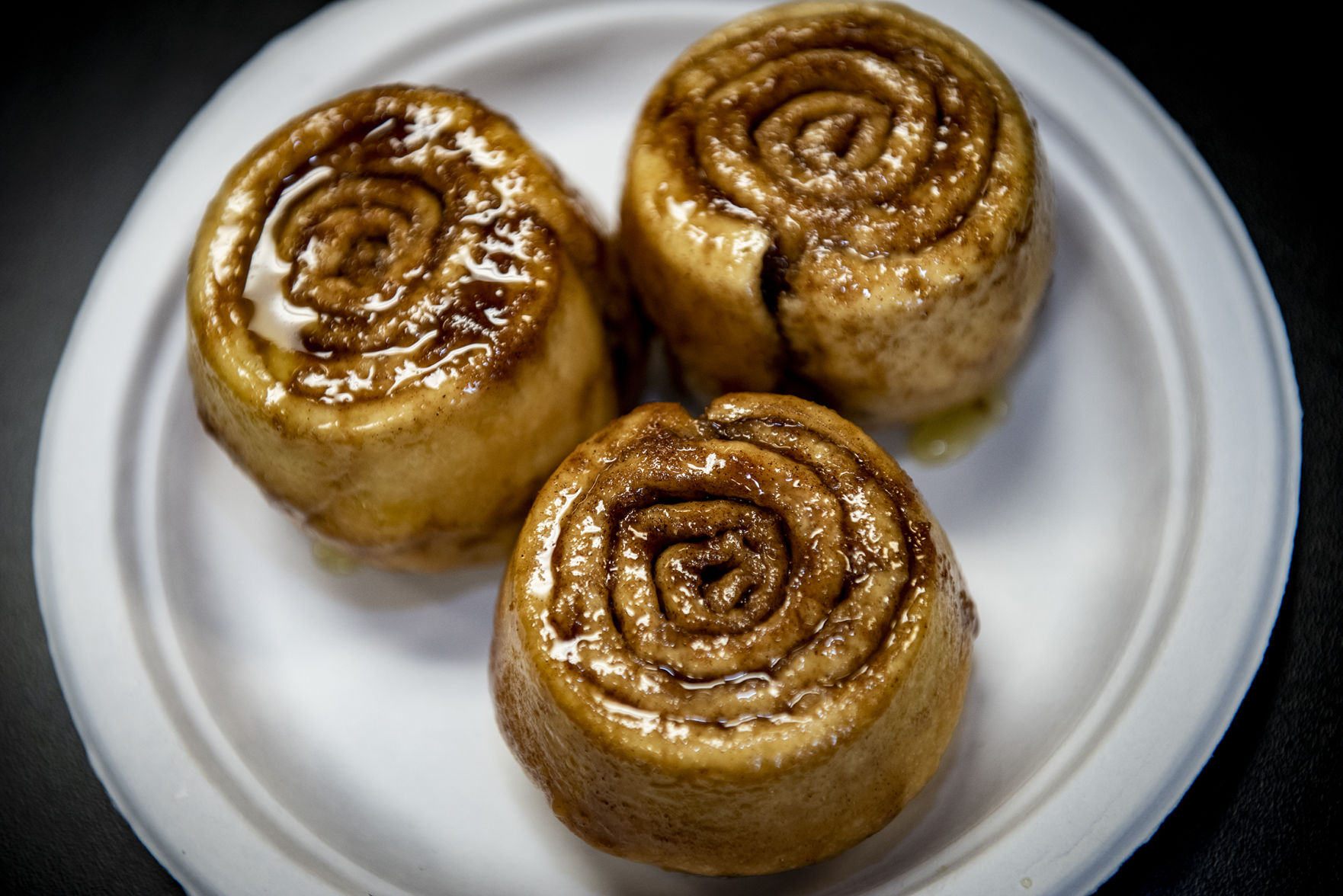 Caramel-glazed cinnamon rolles